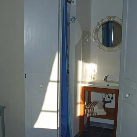 Domaine De Lasfonds Bed and Breakfast 3*