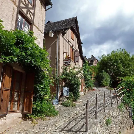 Domaine De Lasfonds 3* Rieupeyroux (Aveyron)