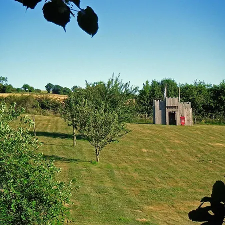 Domaine De Lasfonds B&B 3*