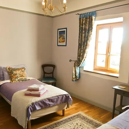 Domaine De Lasfonds Oda ve Kahvaltı