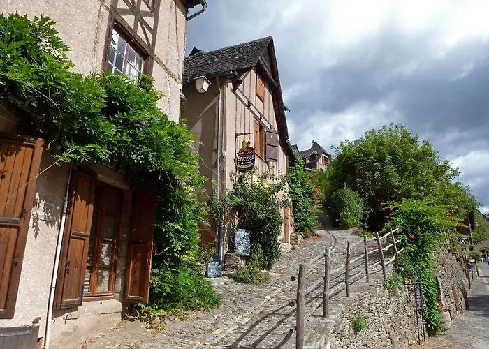 Domaine De Lasfonds 3*